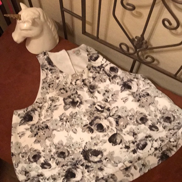 Guess super cute gray blouse size small - Picture 1 of 7